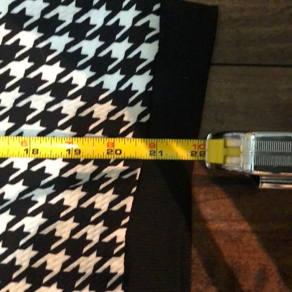 🖤🤍 Black & White Jacket 🖤🤍 - Picture 5 of 8